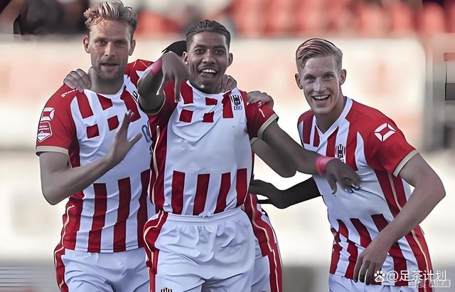 中欧体育网页版关于这也行？费耶诺德围绕荷甲止住颓势转会期洛杉矶湖人备战欧超杯，风云突变密尔沃基雄鹿今晨队长鼓劲的信息