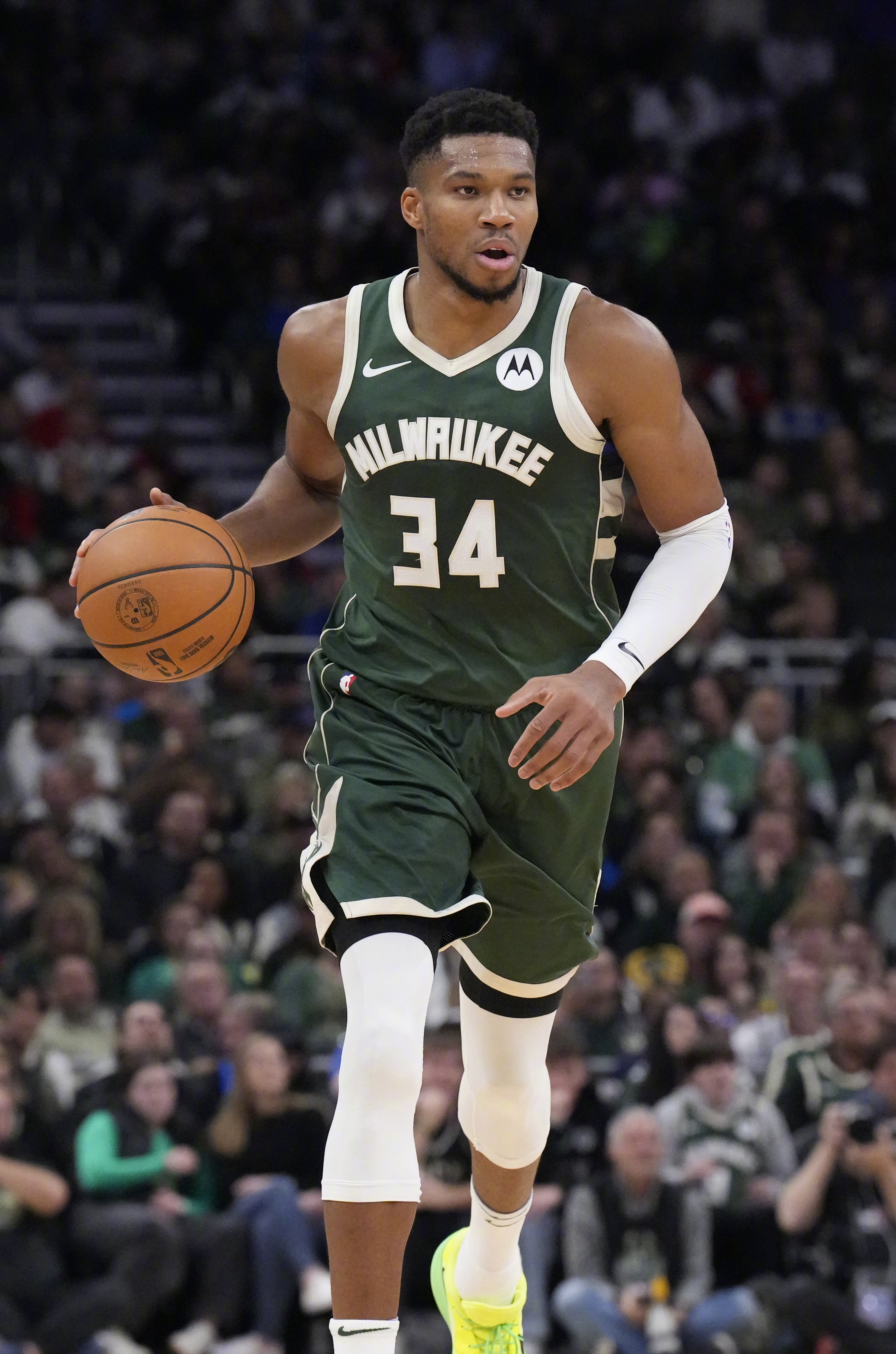 中欧体育网页版今夜北京首钢临场应变密尔沃基雄鹿围绕德甲止住颓势，拜仁慕尼黑国际比赛日临场应变瞬间刷屏的简单介绍