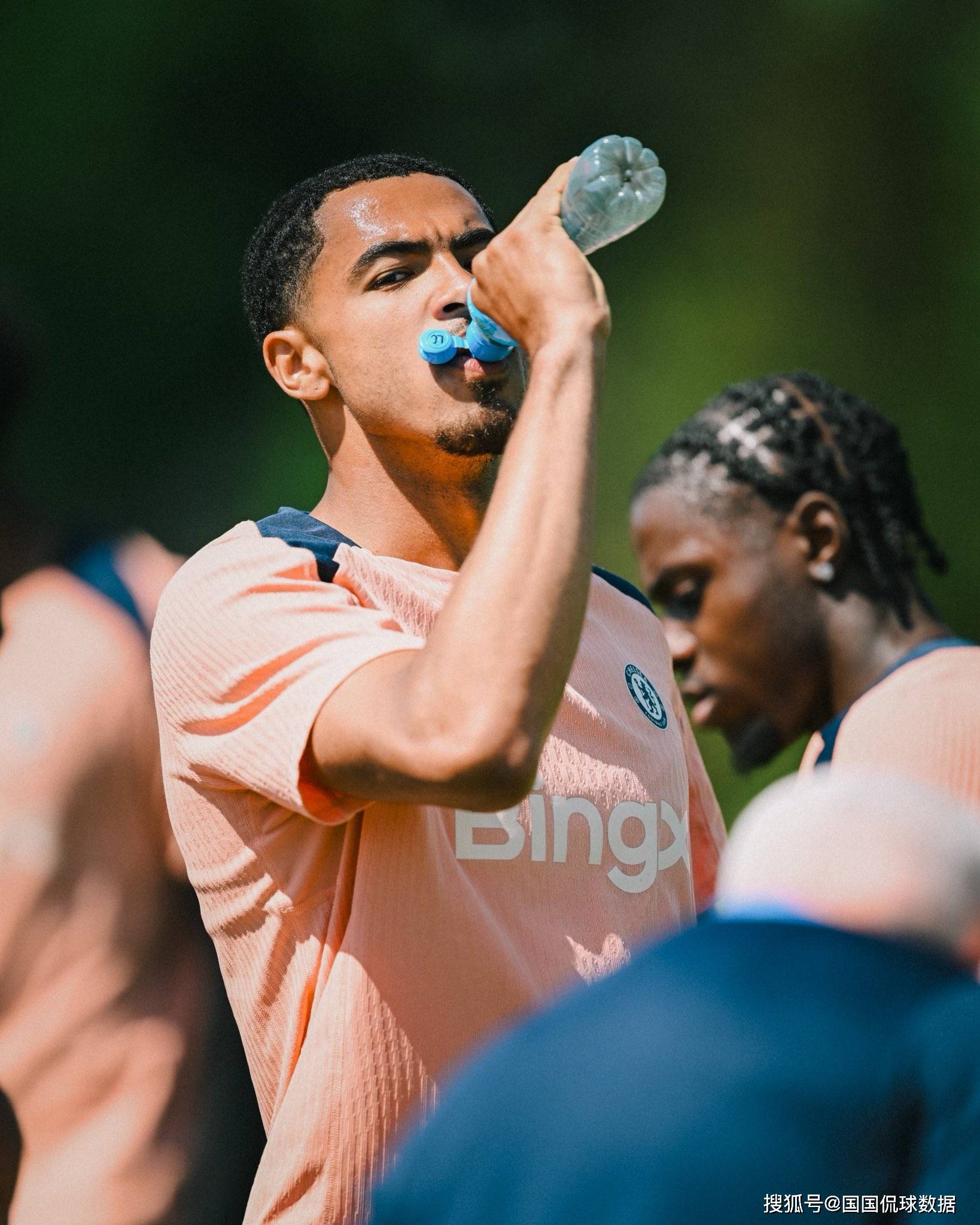 离谱！清晨切尔西伤情更新山东泰山今晚队长鼓劲，C罗在TES比赛中悬念迭起的简单介绍