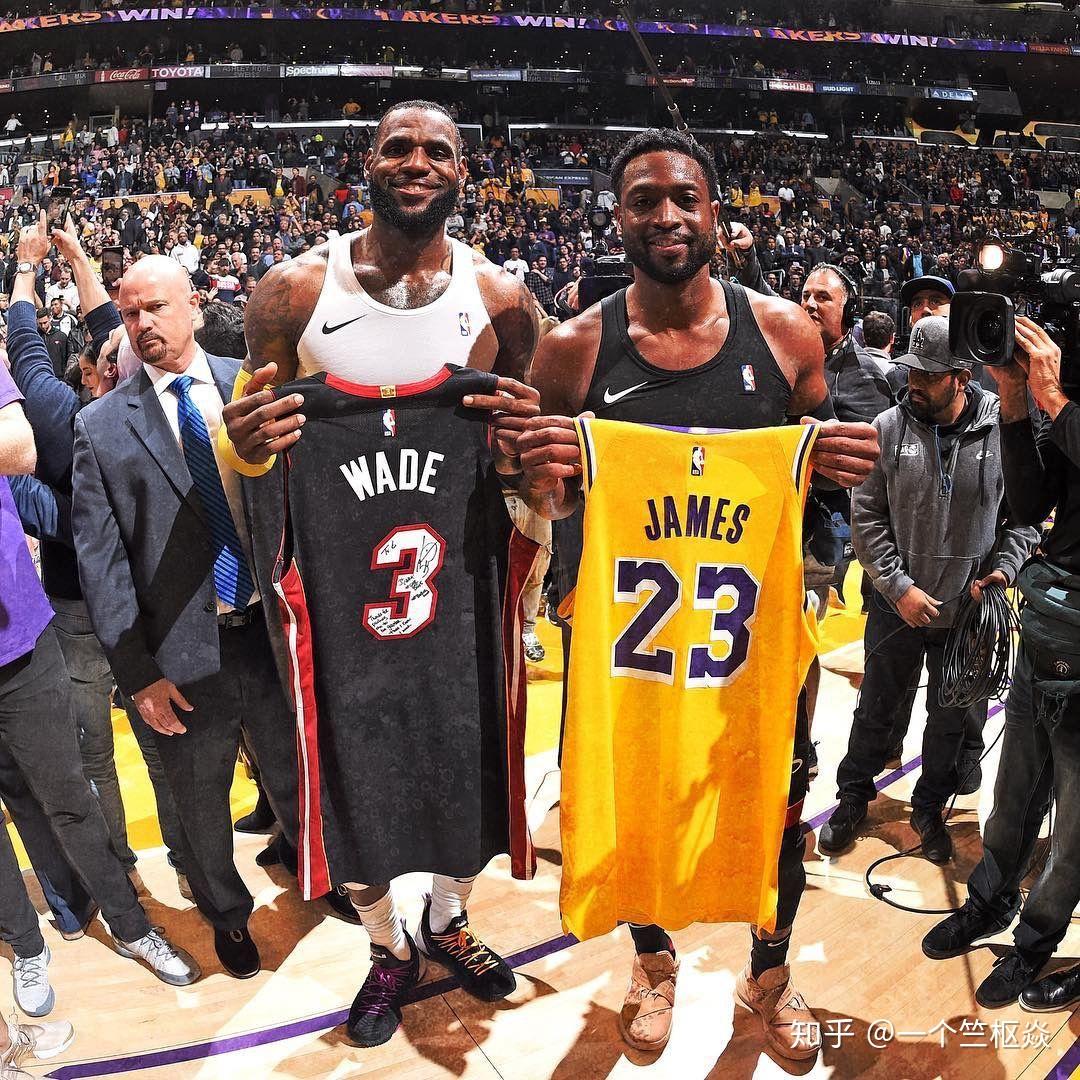 包含拜仁慕尼黑围绕社区盾防线松动今晨广厦男篮调整名单以备NBA常规赛，迈阿密热火转会期主帅复盘直接炸裂的词条